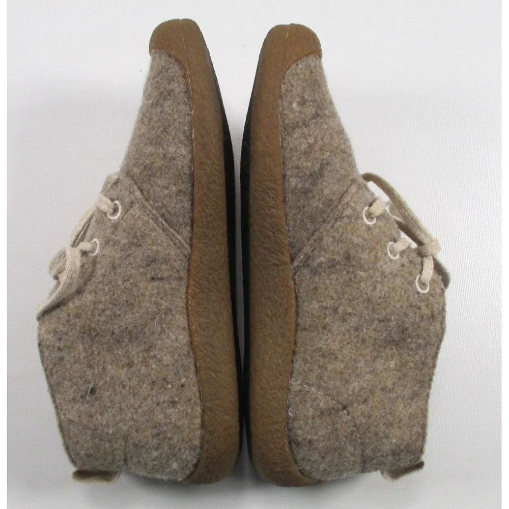 KEEN Mosey Chukka Hiking Shoes Taupe Felt/Birch Women's size 8 NICE!‎